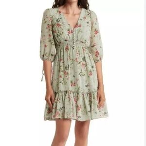 NWT Taylor Green Floral Smocked Waist Tiered Dress